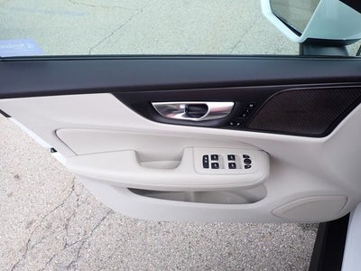 2024 Volvo V60 Cross Country B5 Plus