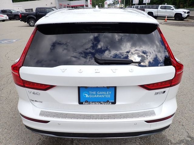 2024 Volvo V60 Cross Country B5 Plus