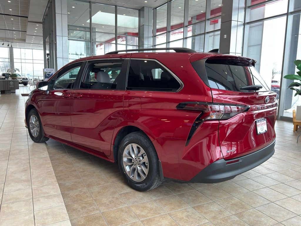 2026 Toyota Sienna LE