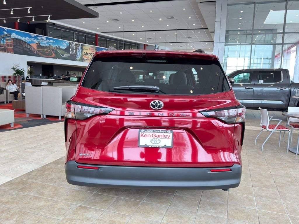 2026 Toyota Sienna LE