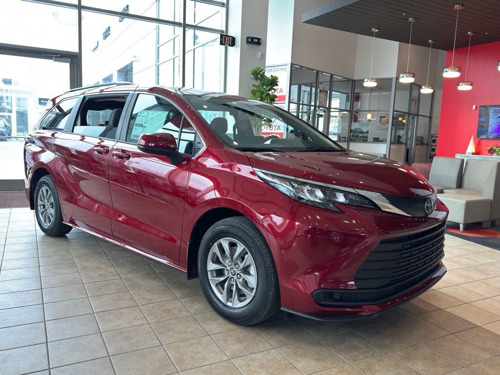 2026 Toyota Sienna LE