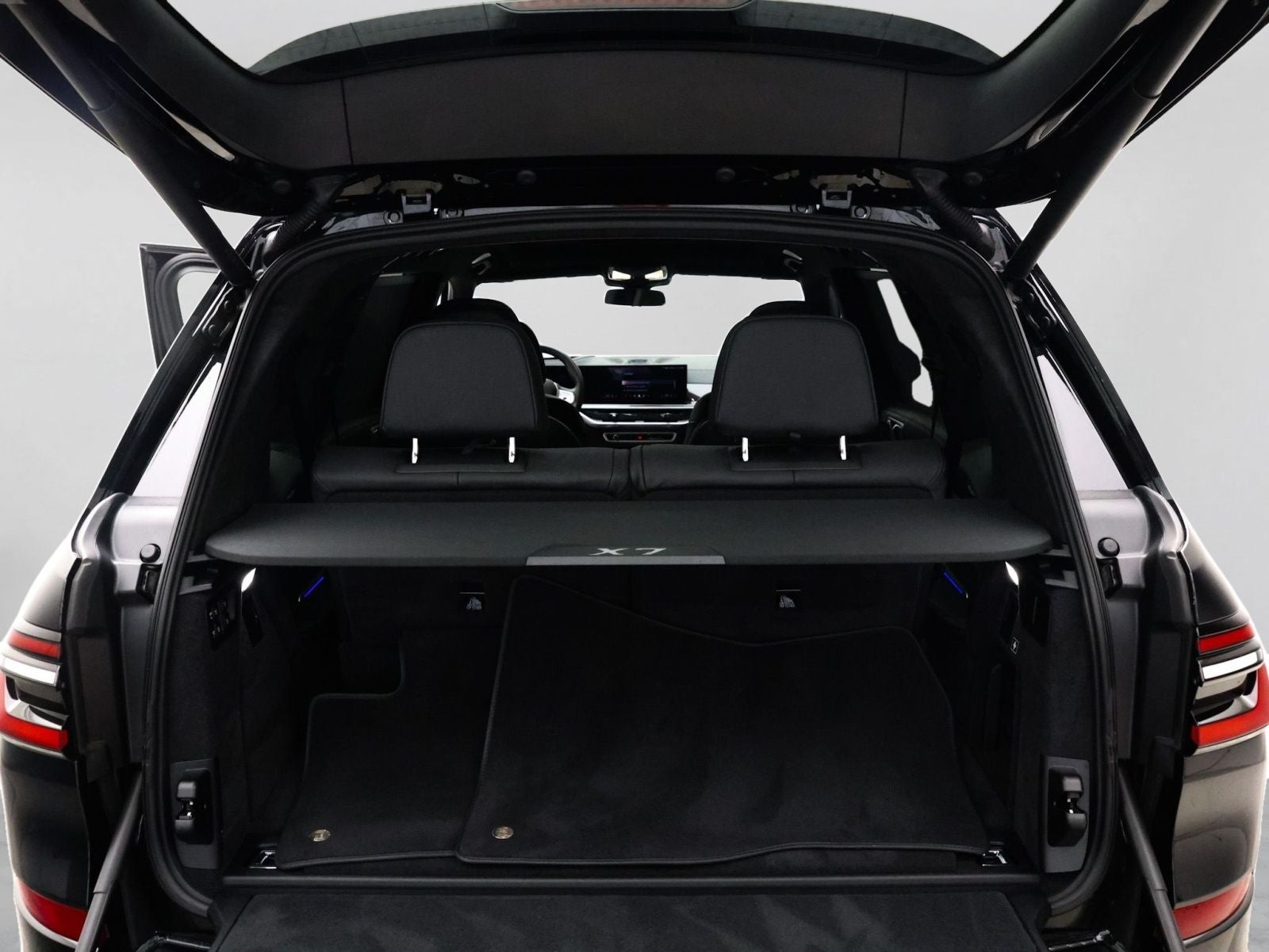 2024 BMW X7 ALPINA XB7