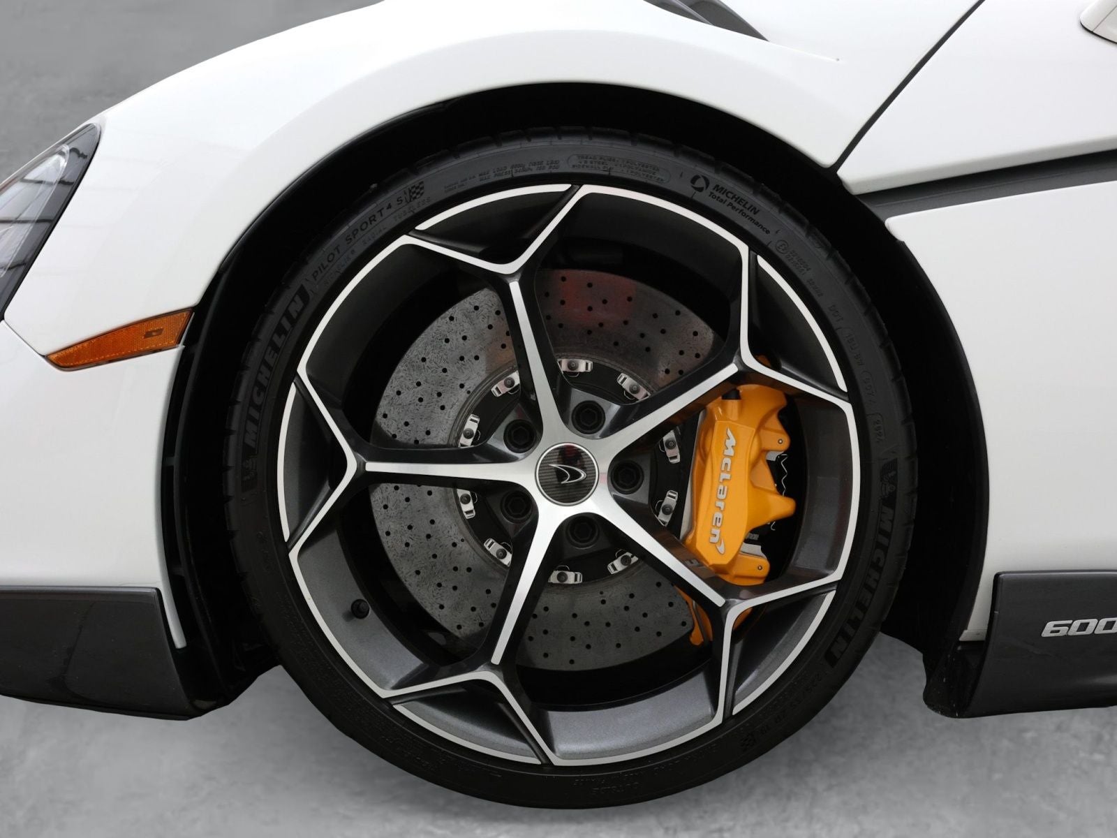 2020 McLaren 600LT Base