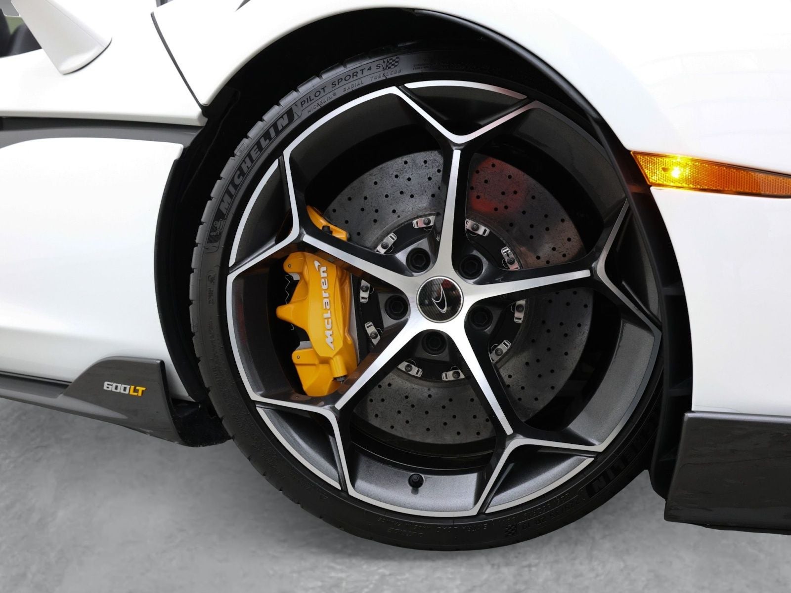 2020 McLaren 600LT Base