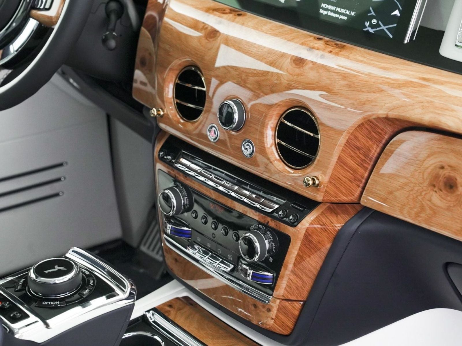 2026 Rolls-Royce Phantom 