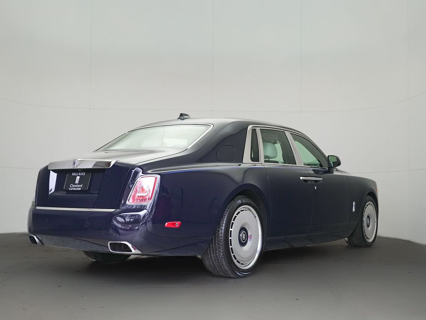 2026 Rolls-Royce Phantom 