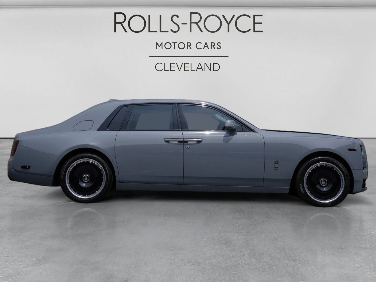 2024 Rolls-Royce Phantom 
