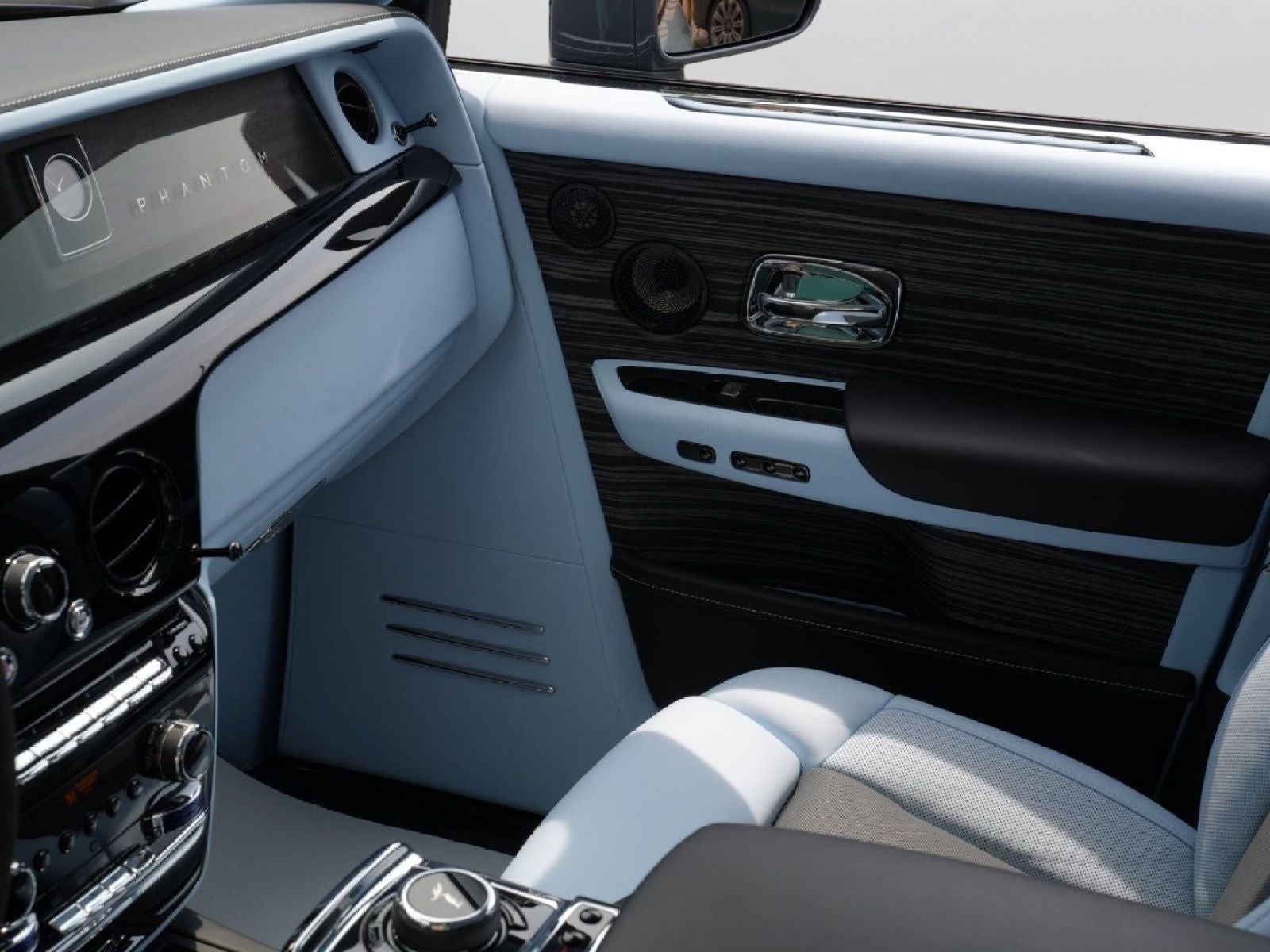 2024 Rolls-Royce Phantom 