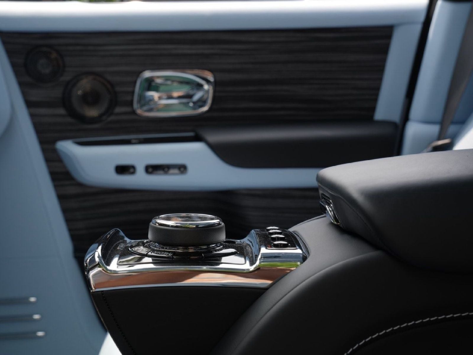 2024 Rolls-Royce Phantom 