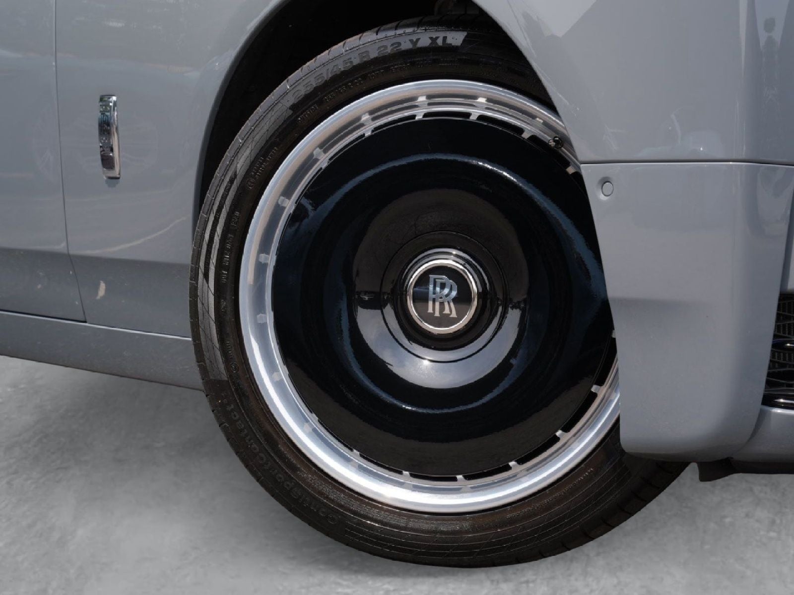 2024 Rolls-Royce Phantom 
