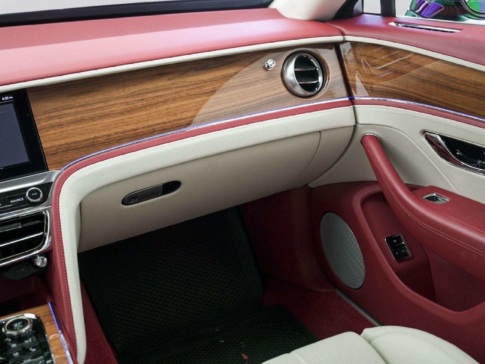 2023 Bentley Flying Spur V8