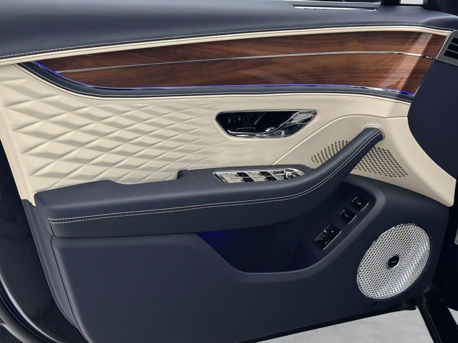 2026 Bentley Flying Spur Azure