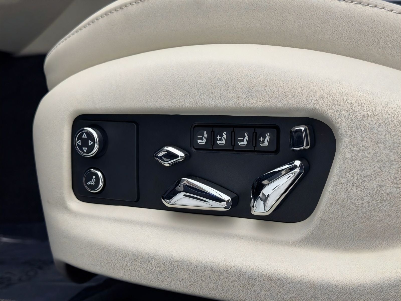 2026 Bentley Flying Spur Azure