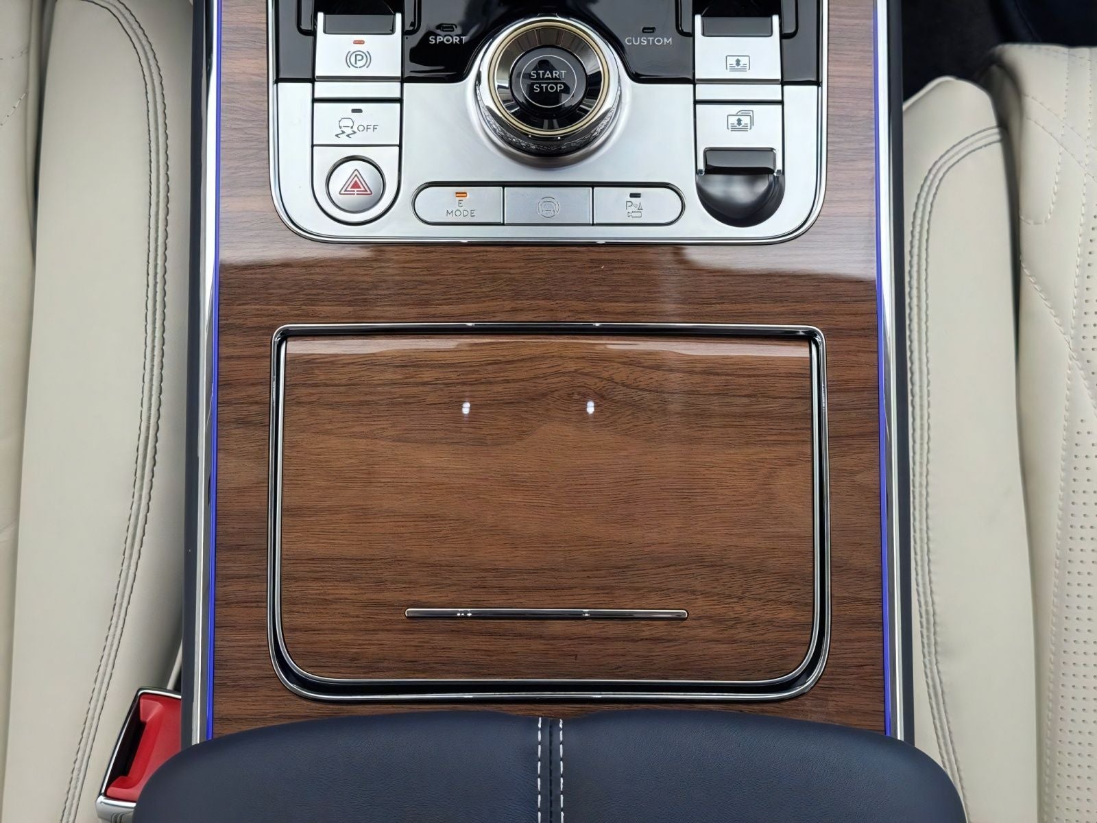 2026 Bentley Flying Spur Azure
