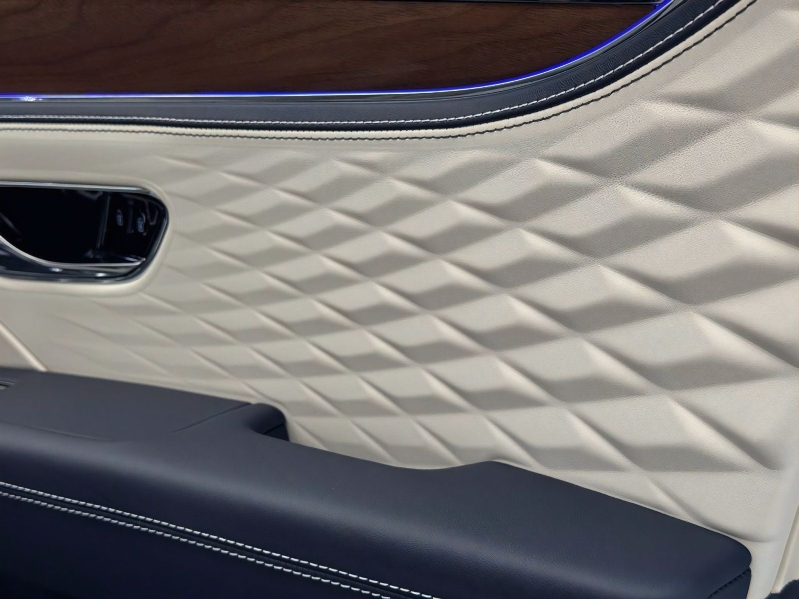 2026 Bentley Flying Spur Azure