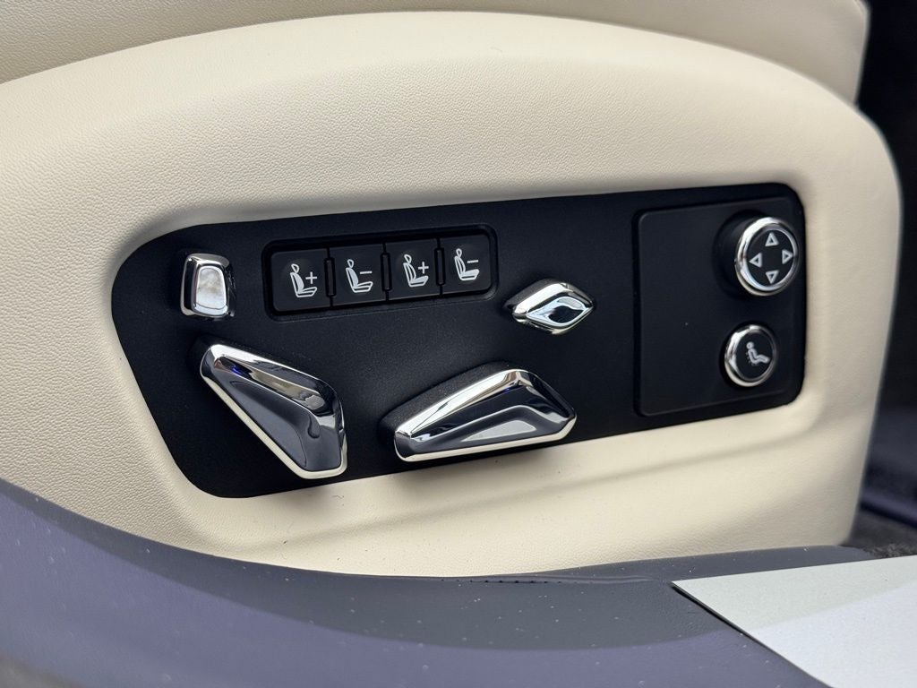 2026 Bentley Flying Spur Azure