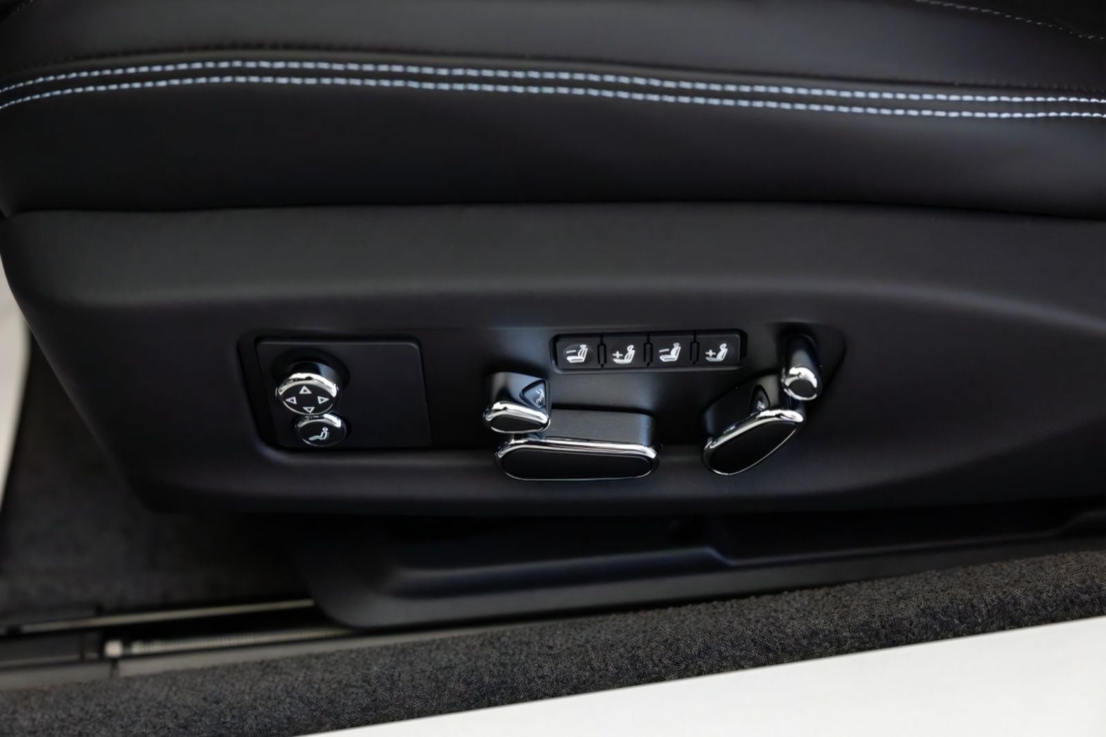 2025 Bentley Continental GTC Black Edition