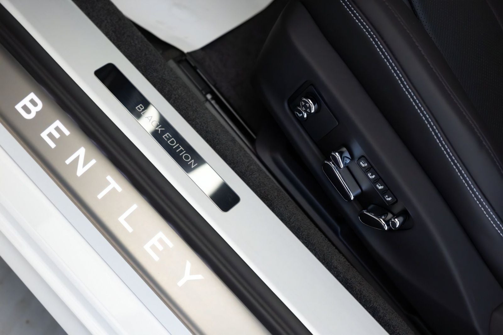 2025 Bentley Continental GTC Black Edition
