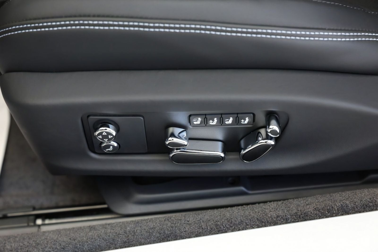 2025 Bentley Continental GTC Black Edition