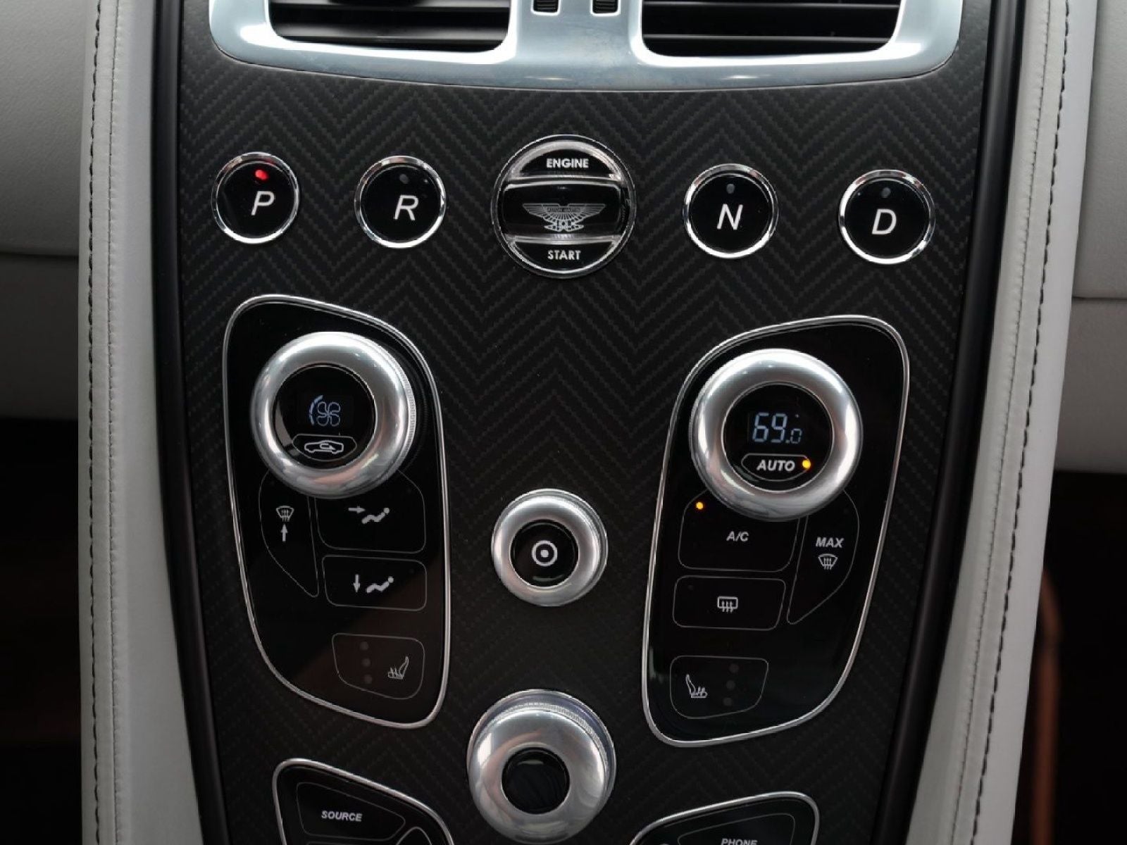 2016 Aston Martin Vanquish V12