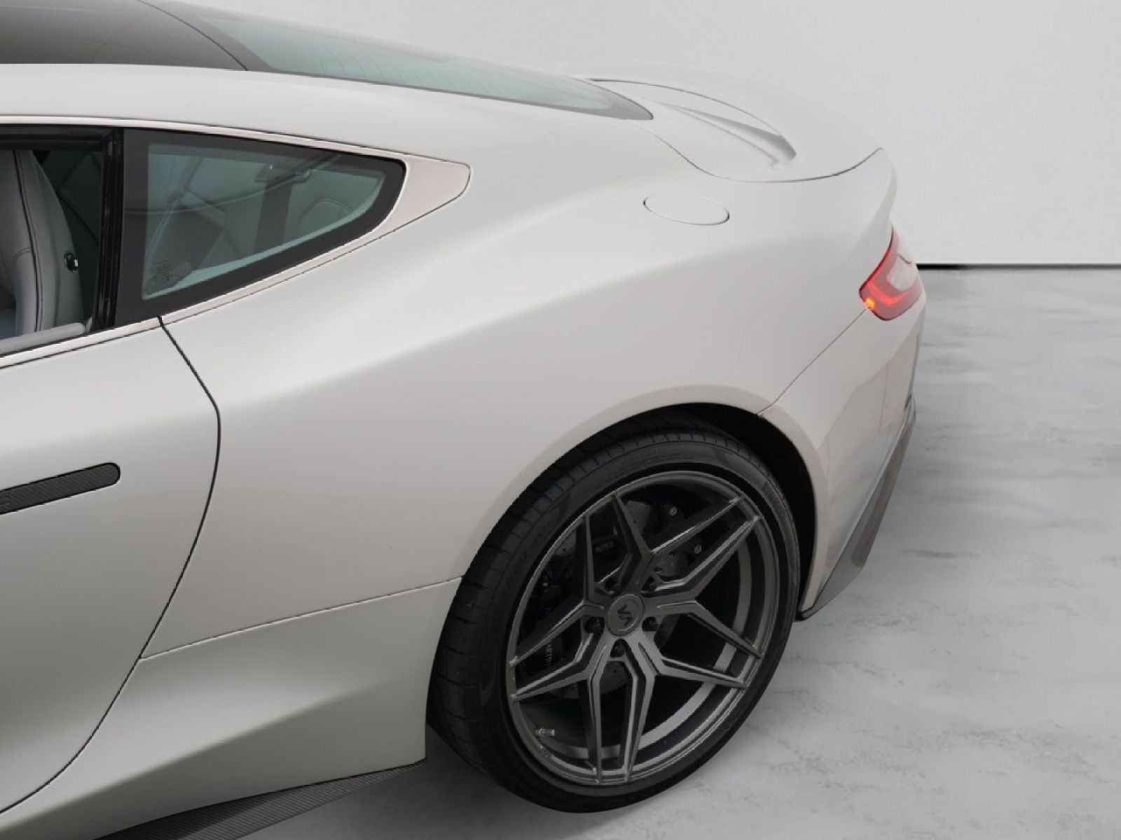 2016 Aston Martin Vanquish V12