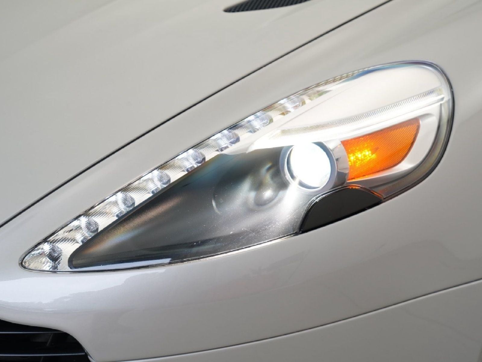 2016 Aston Martin Vanquish V12