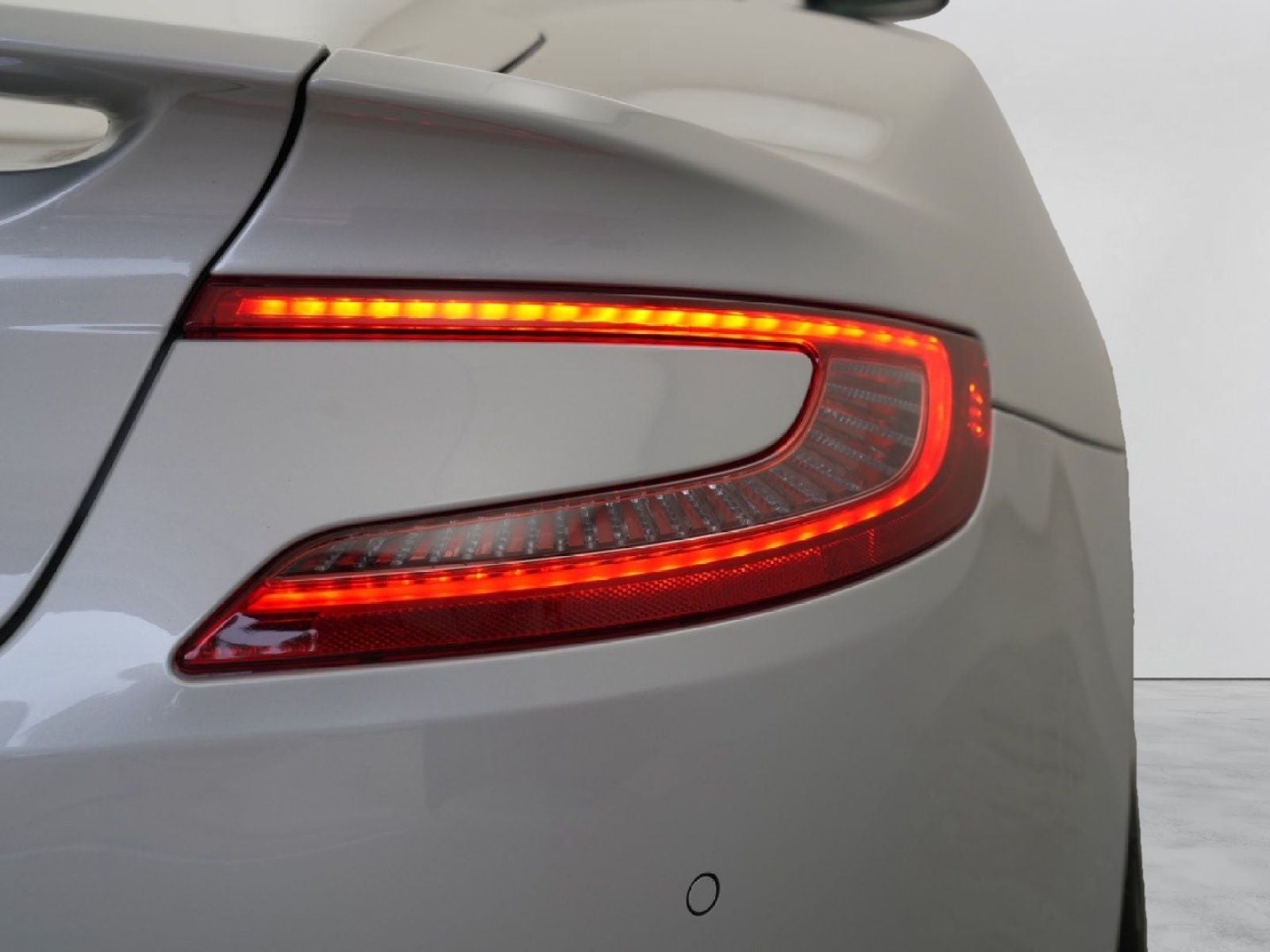 2016 Aston Martin Vanquish V12