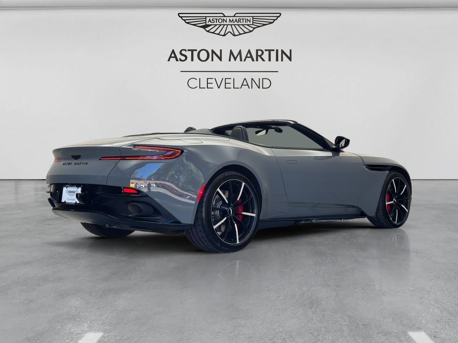 2023 Aston Martin DB11 Volante