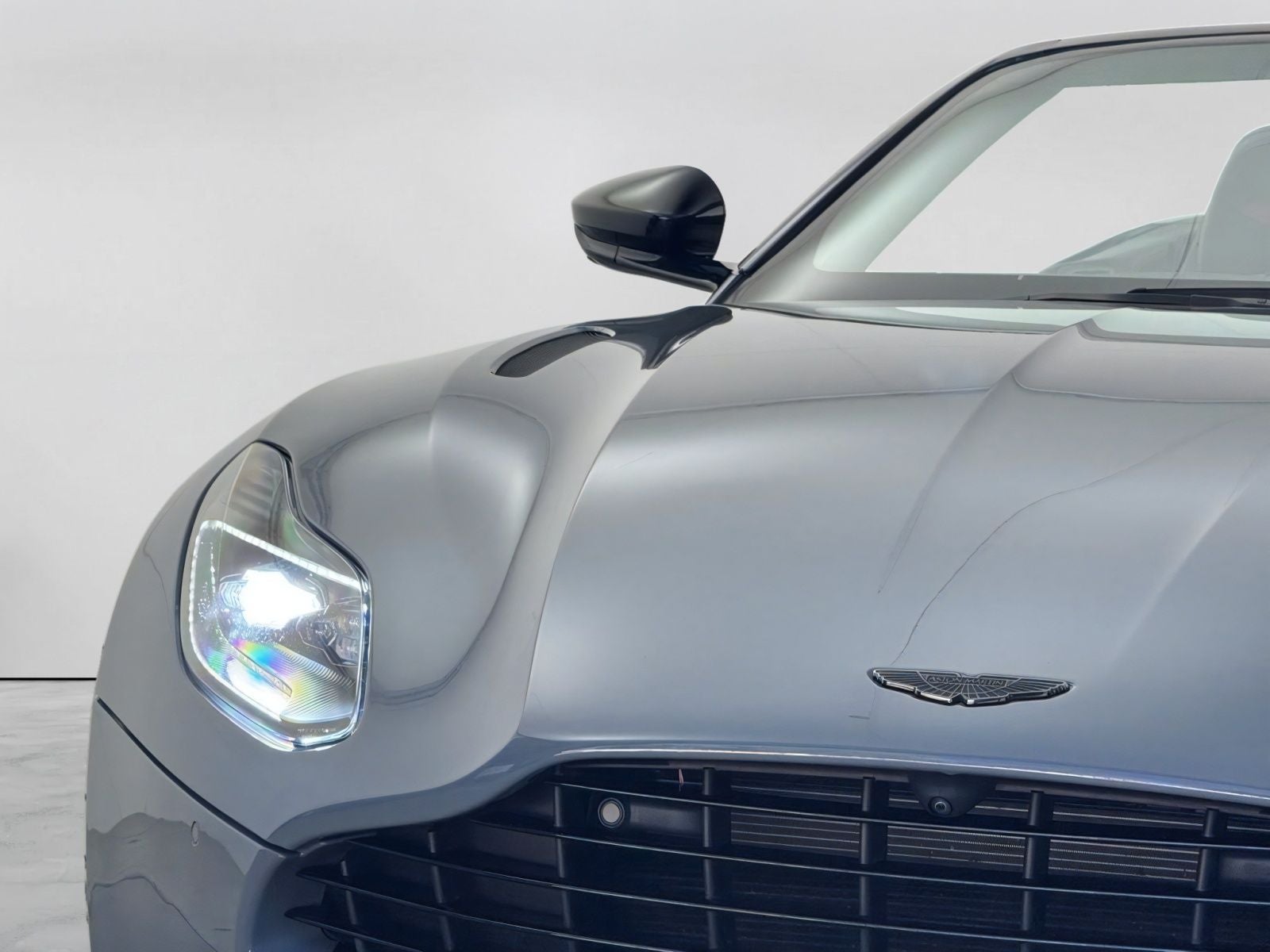 2023 Aston Martin DB11 Volante