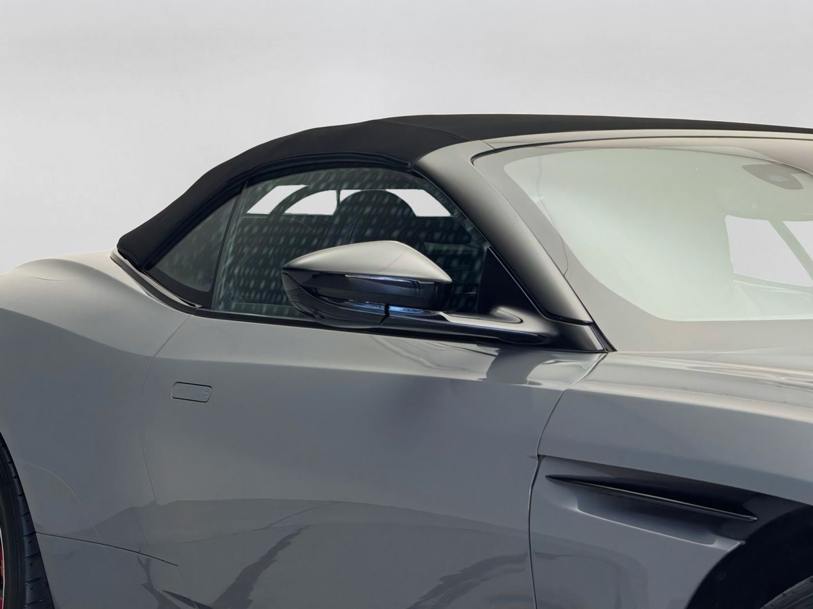 2023 Aston Martin DB11 Volante