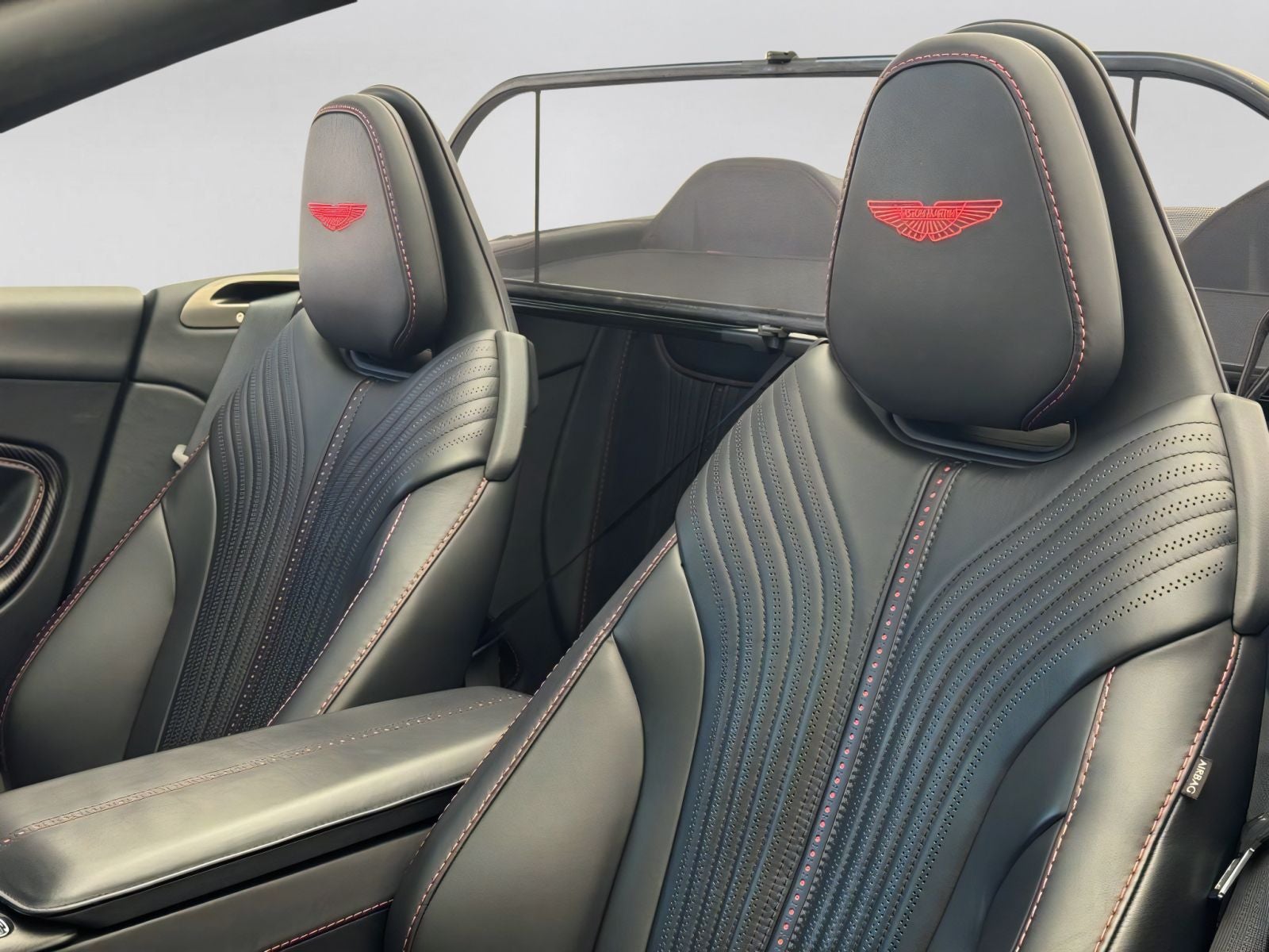 2023 Aston Martin DB11 Volante