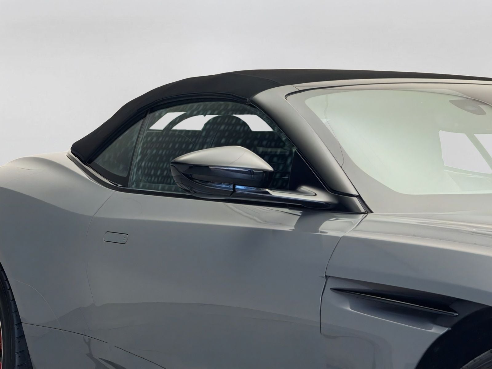 2023 Aston Martin DB11 Volante