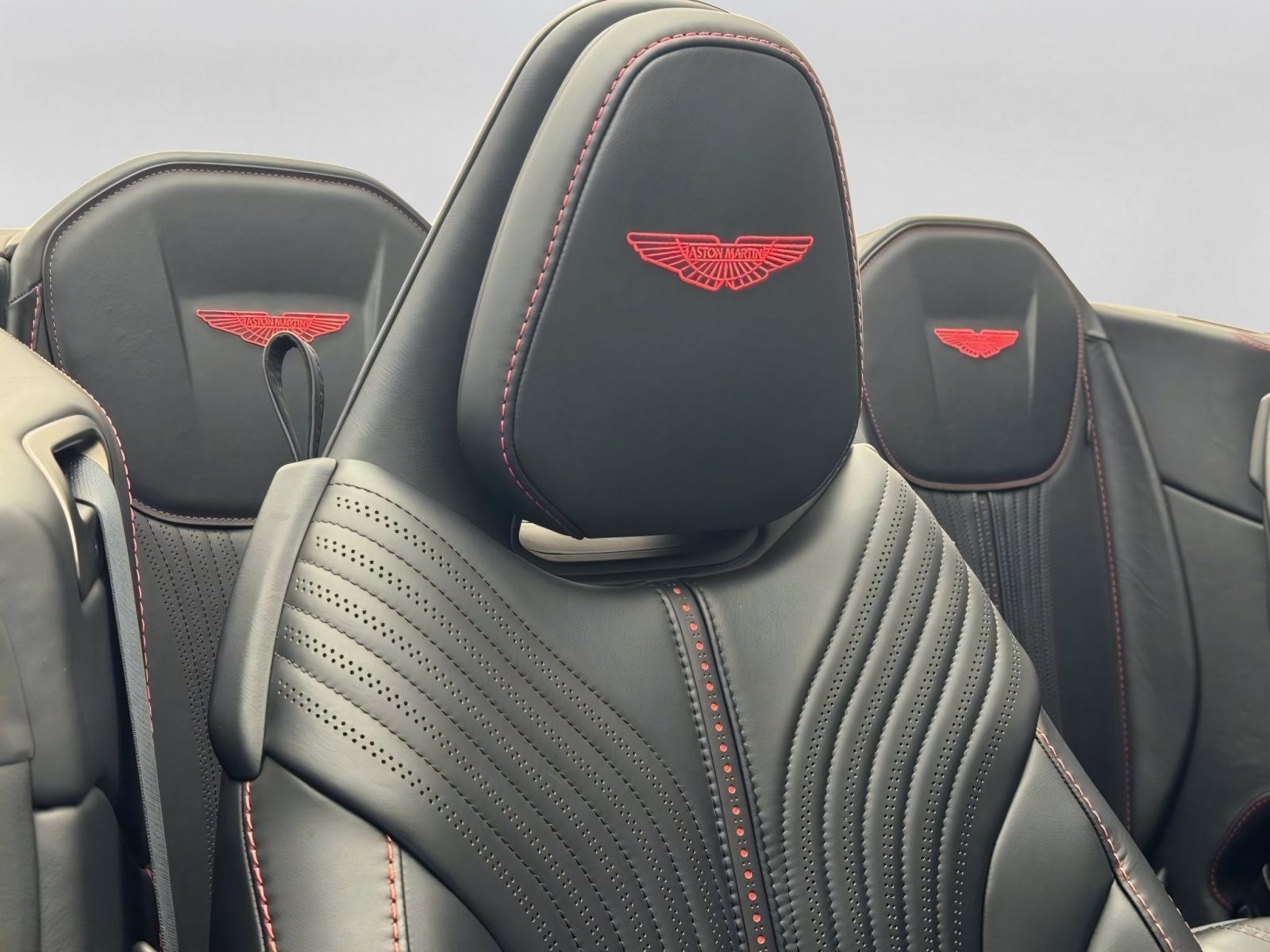 2023 Aston Martin DB11 Volante