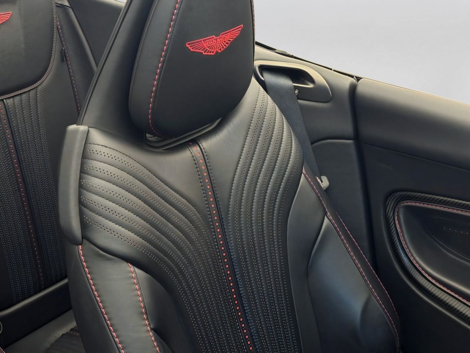 2023 Aston Martin DB11 Volante