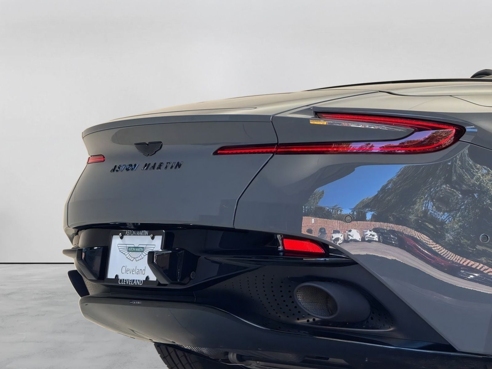 2023 Aston Martin DB11 Volante