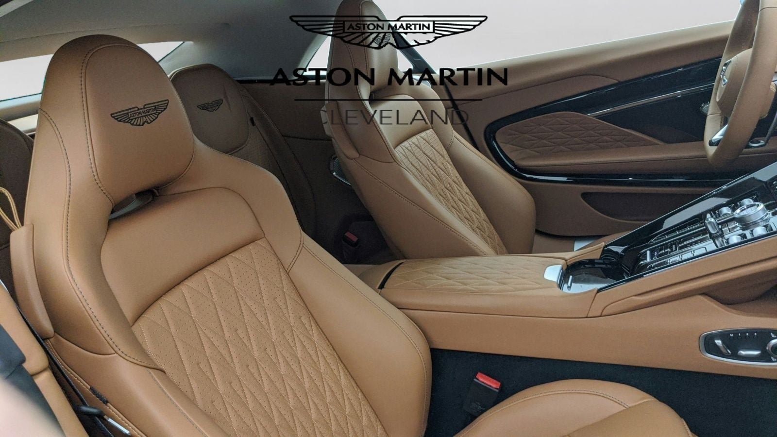 2025 Aston Martin DB12 Volante Volante