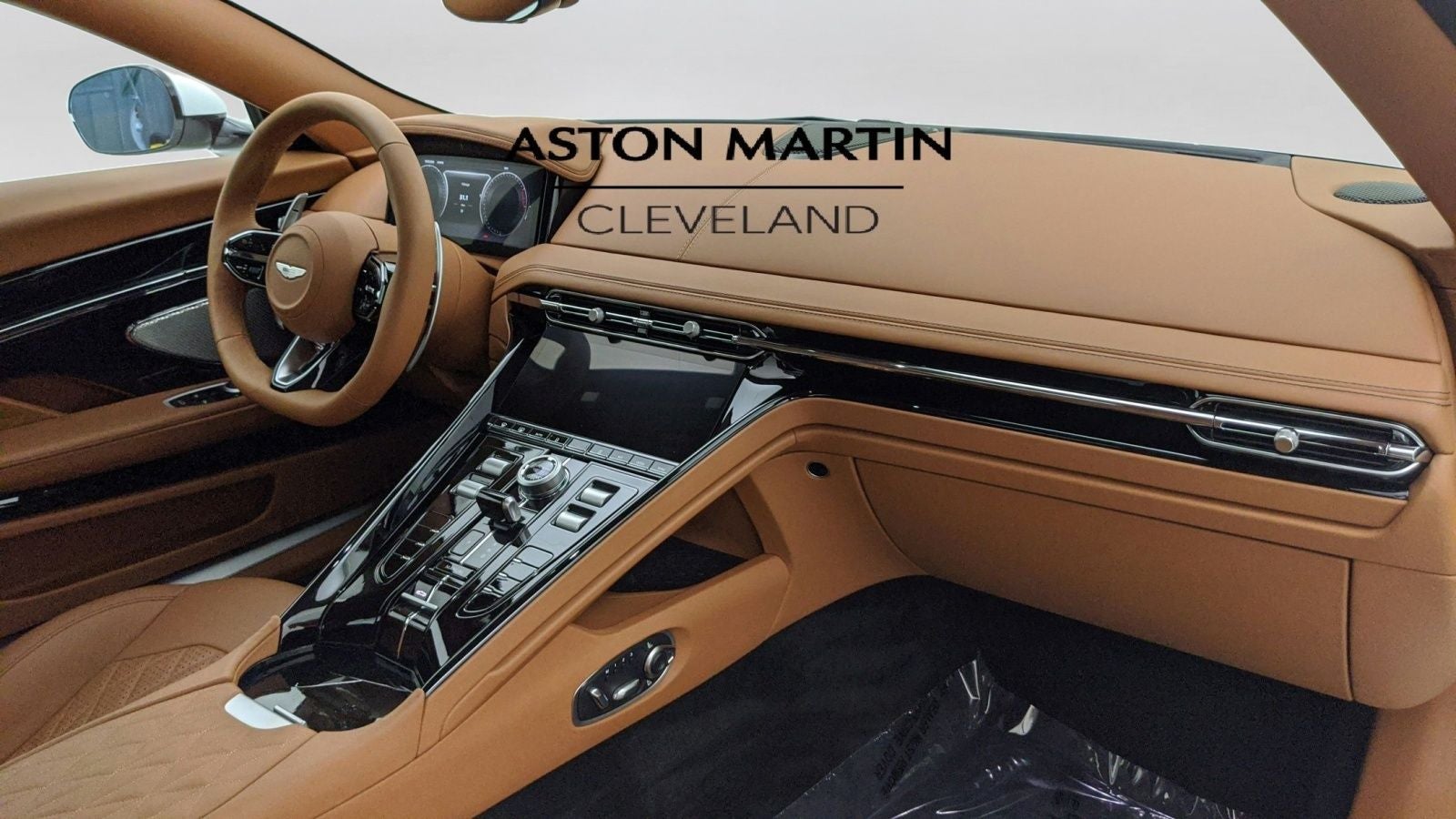 2025 Aston Martin DB12 Volante Volante