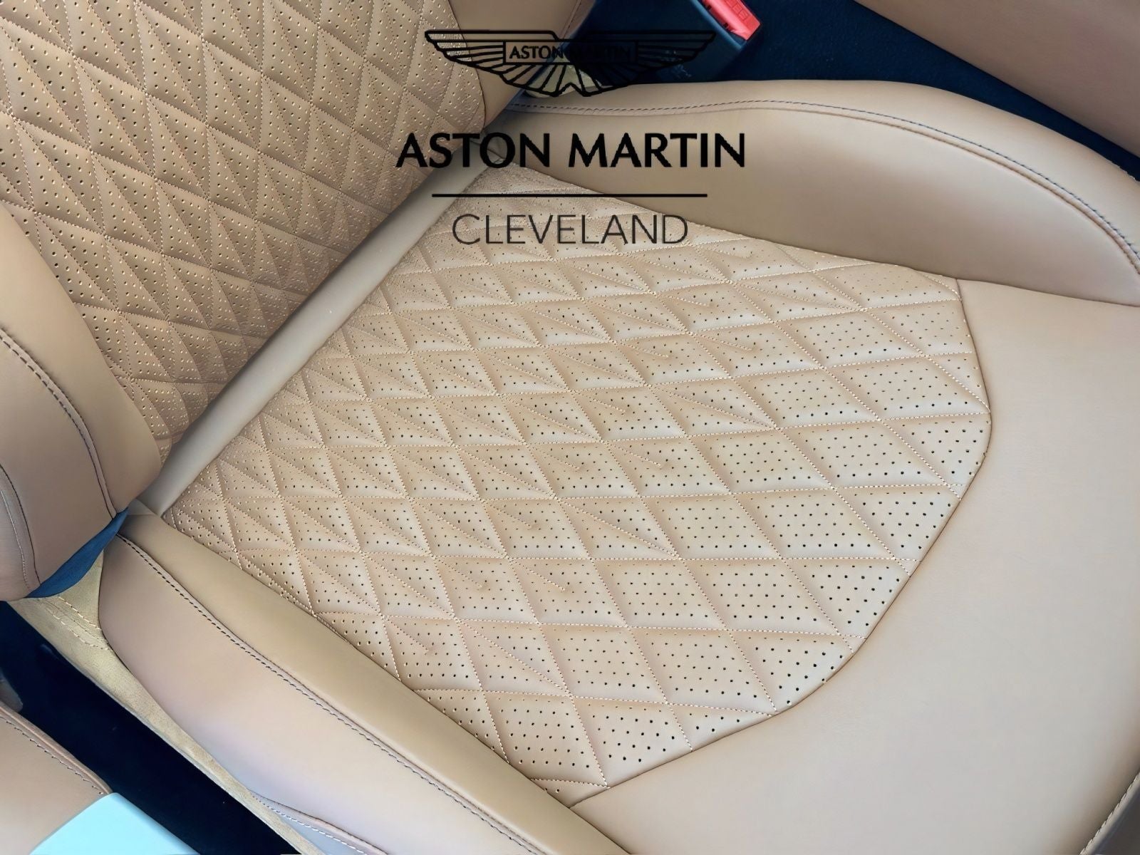 2025 Aston Martin DB12 Volante Volante