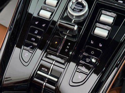 2025 Aston Martin DB12 Volante Volante