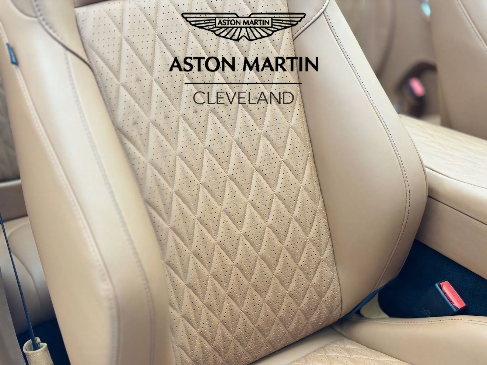 2025 Aston Martin DB12 Volante Volante