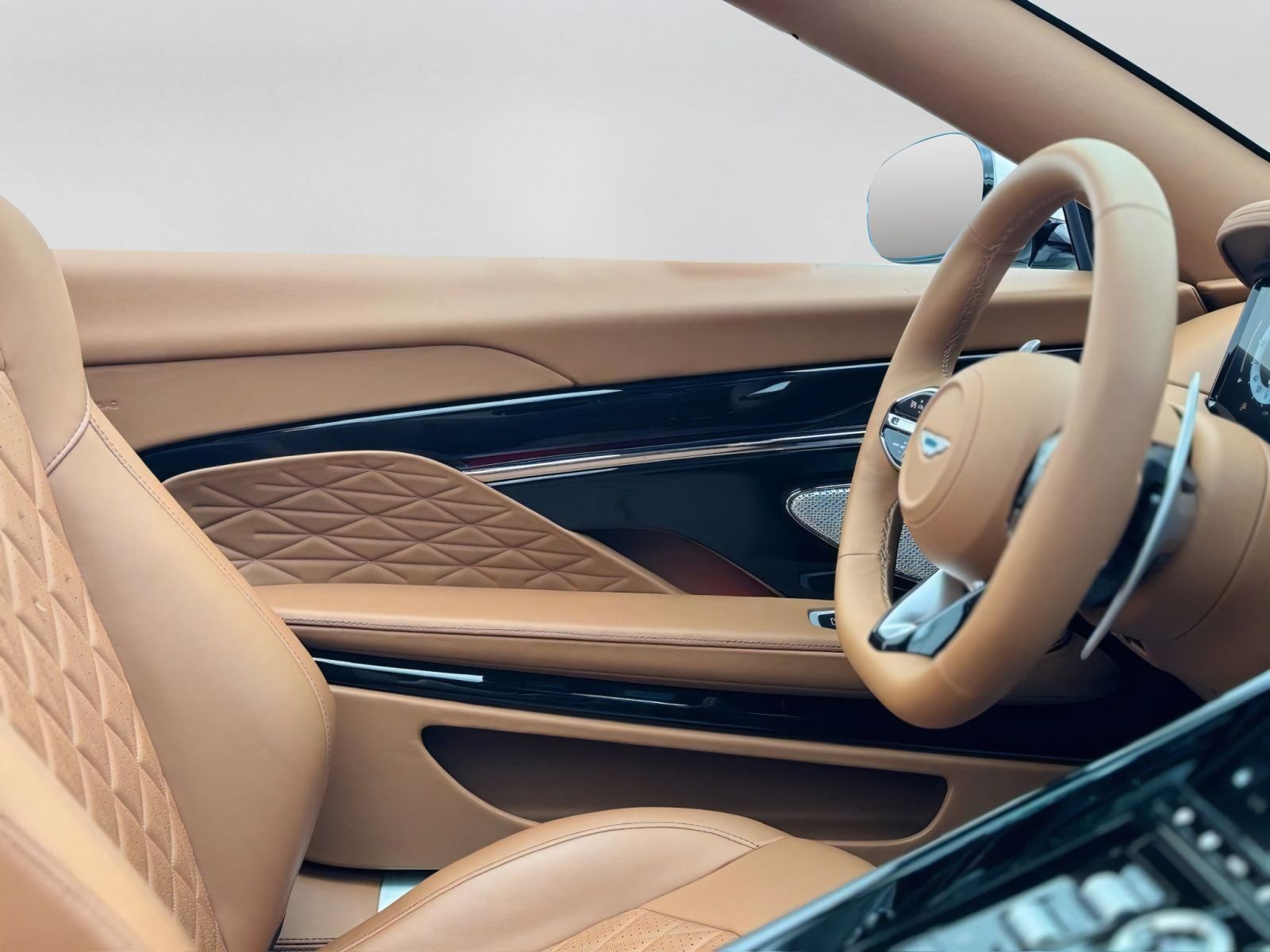 2025 Aston Martin DB12 Volante Volante