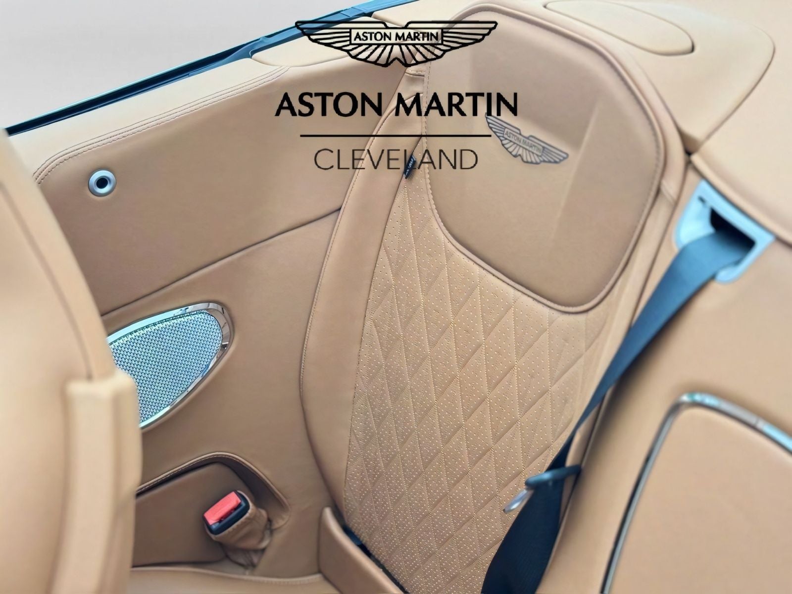 2025 Aston Martin DB12 Volante Volante