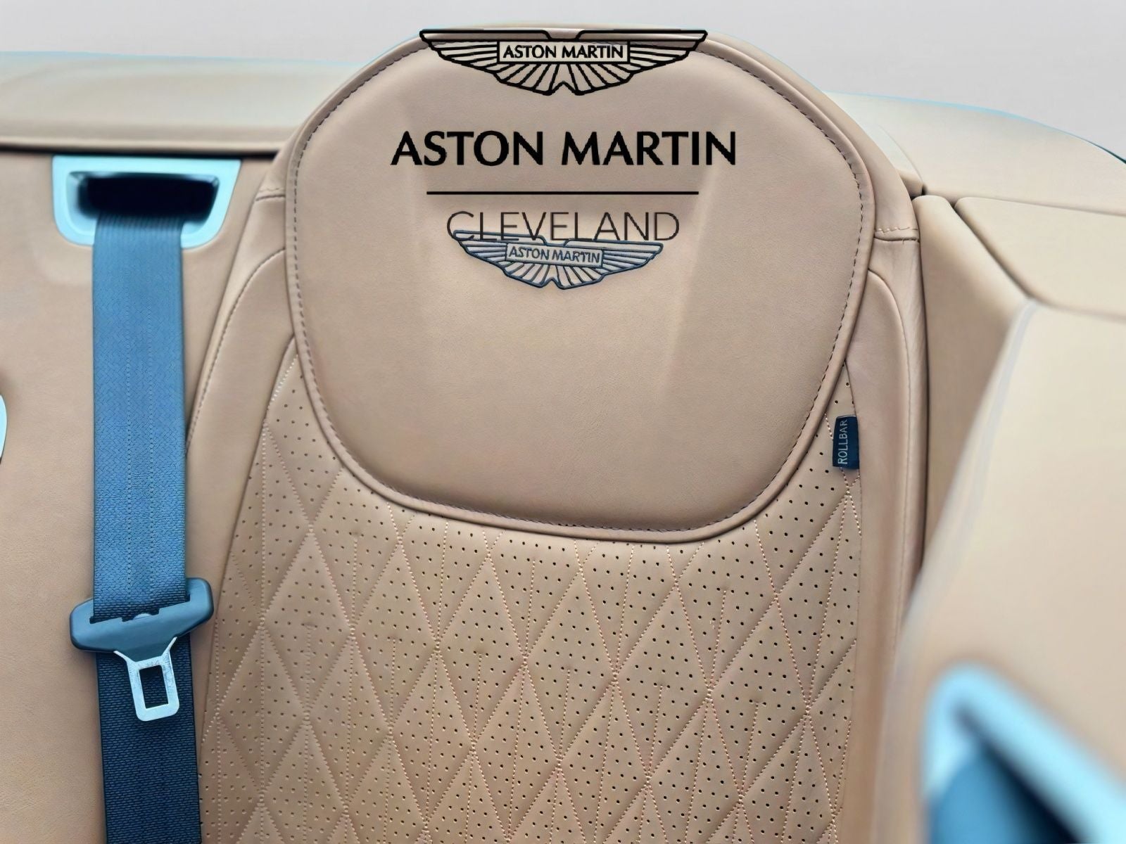 2025 Aston Martin DB12 Volante Volante