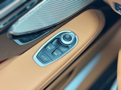 2025 Aston Martin DB12 Volante Volante