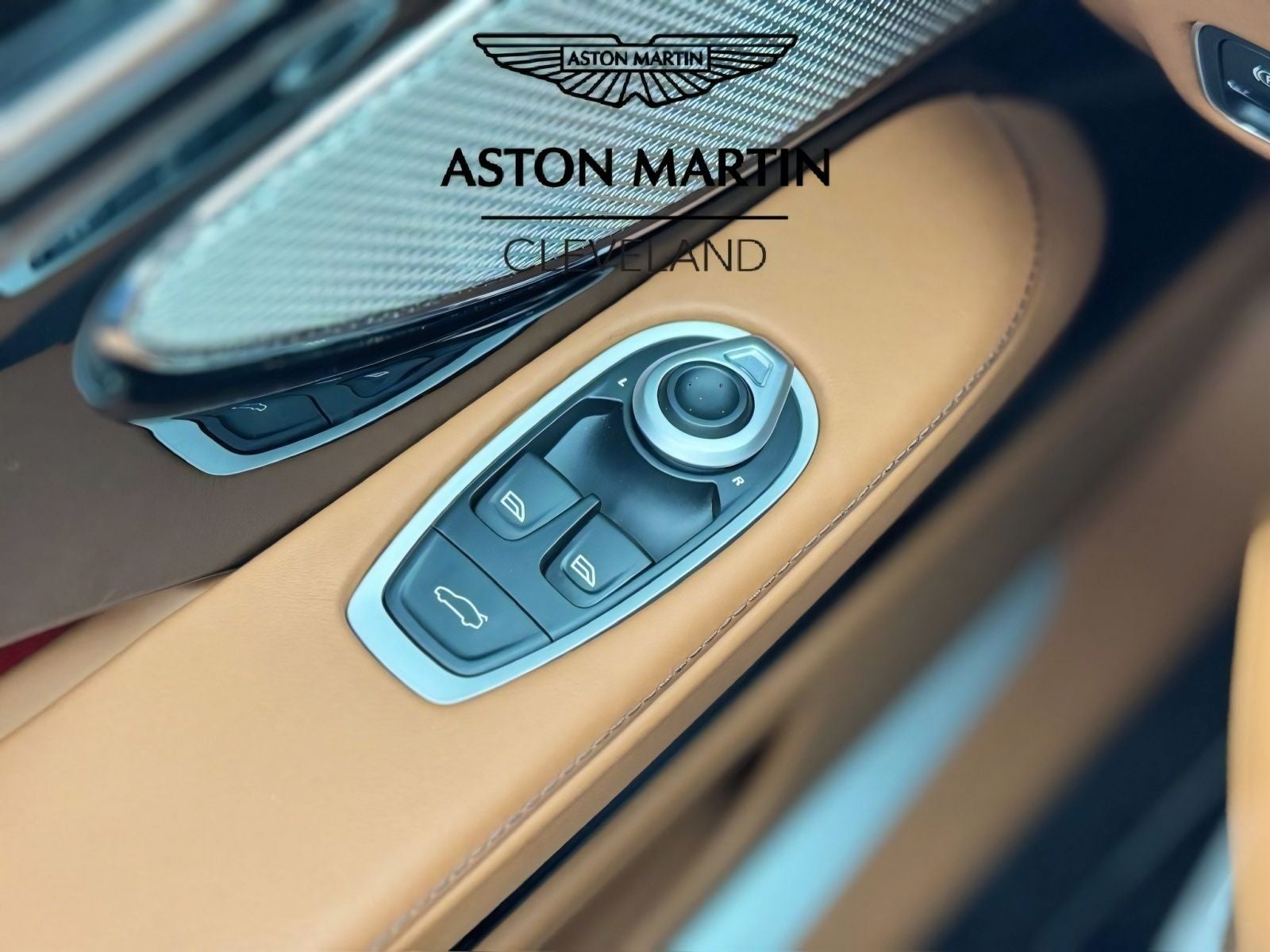 2025 Aston Martin DB12 Volante Volante