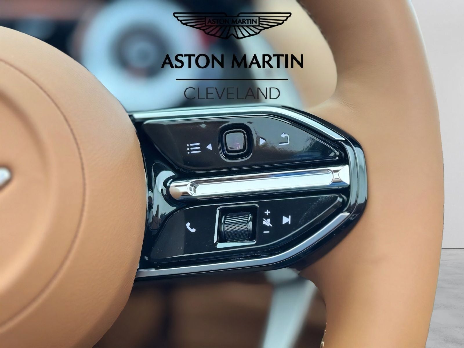 2025 Aston Martin DB12 Volante Volante