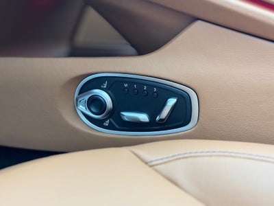 2025 Aston Martin DB12 Volante Volante