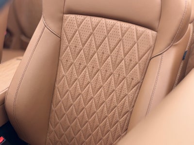 2025 Aston Martin DB12 Volante Volante