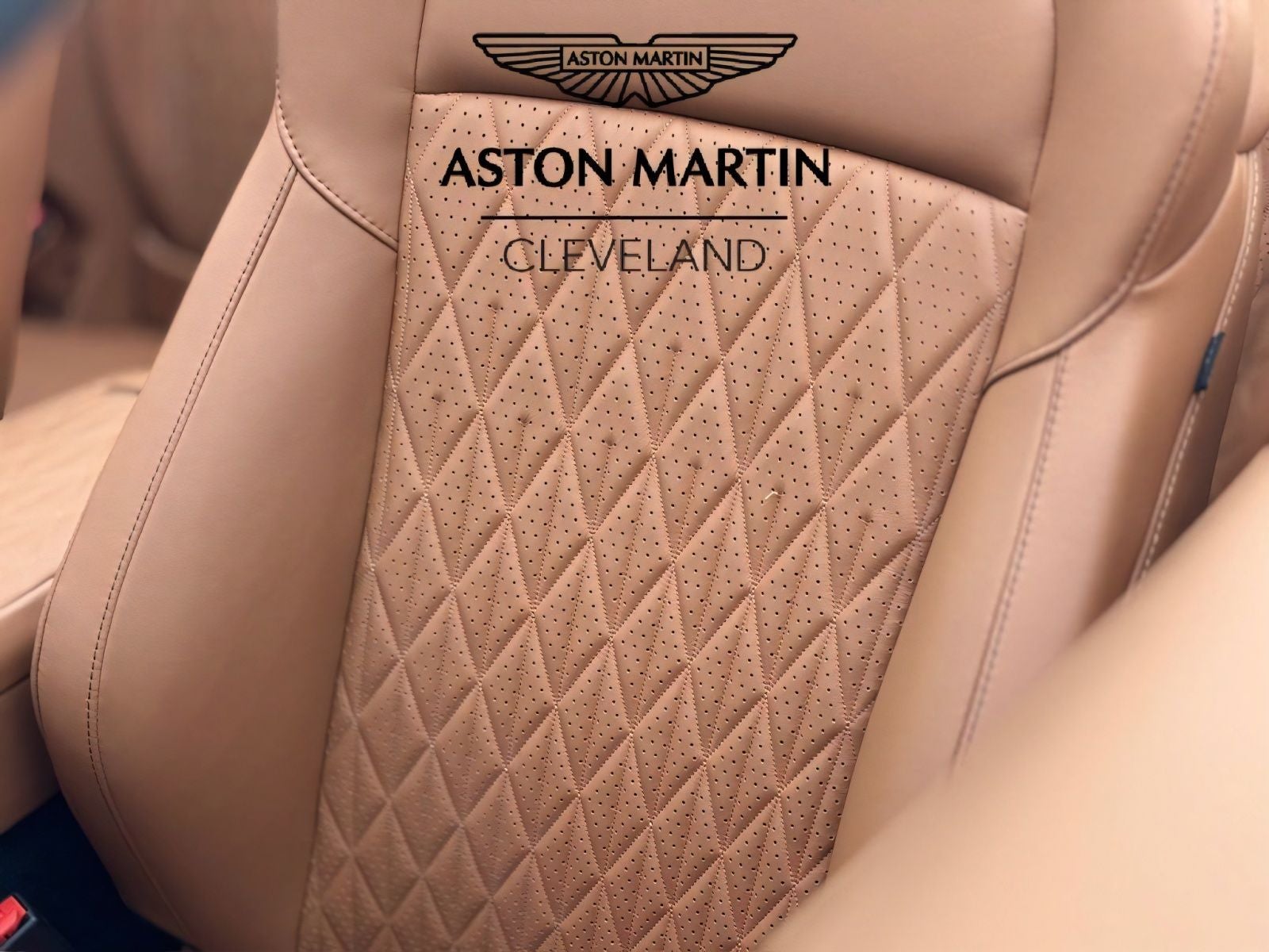 2025 Aston Martin DB12 Volante Volante