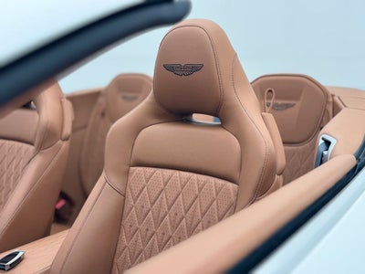 2025 Aston Martin DB12 Volante Volante